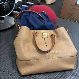 Dooney & Bourke pebbled leather Chelsea